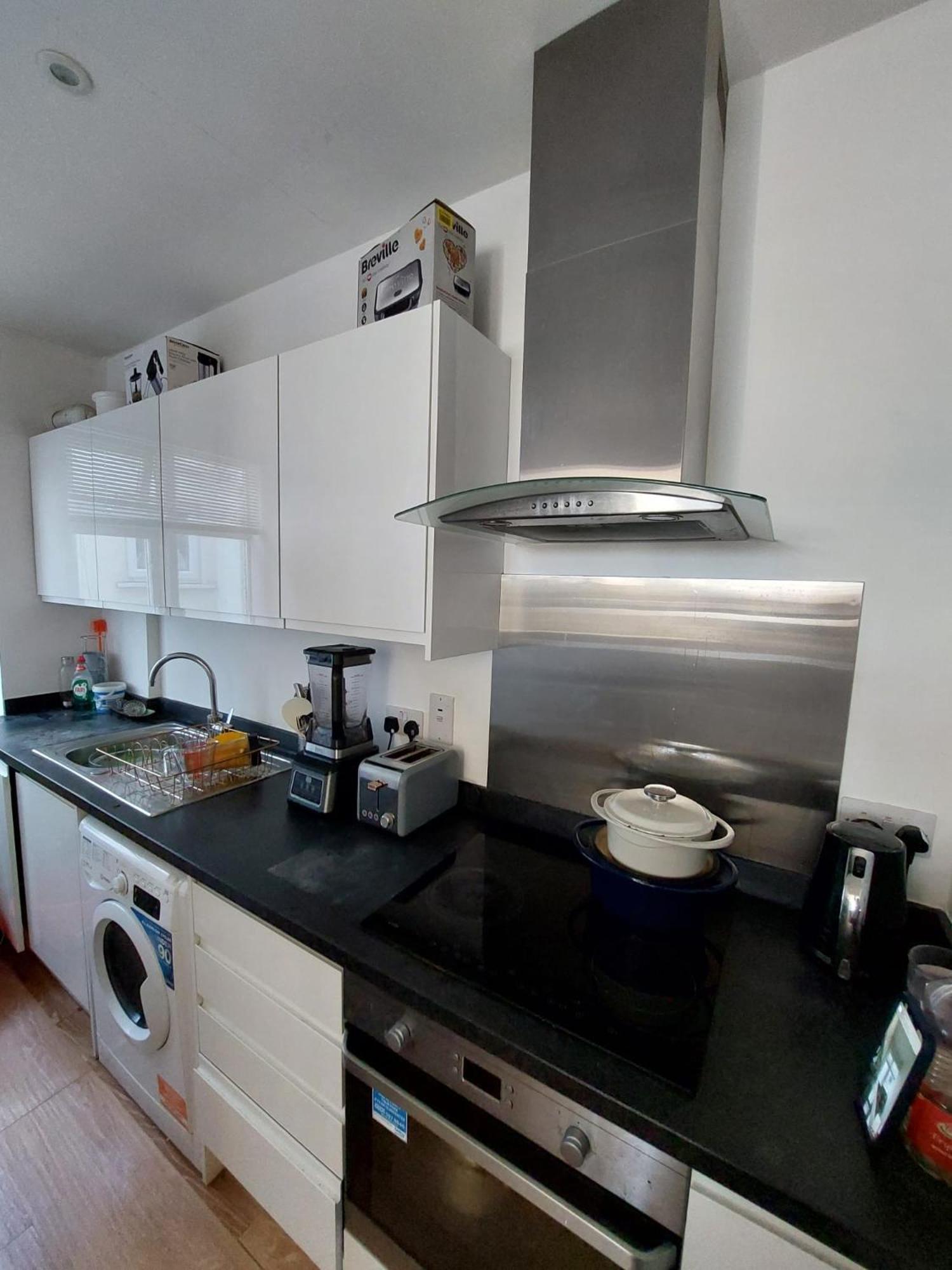 London Luxe Rooms Surbiton Ngoại thất bức ảnh